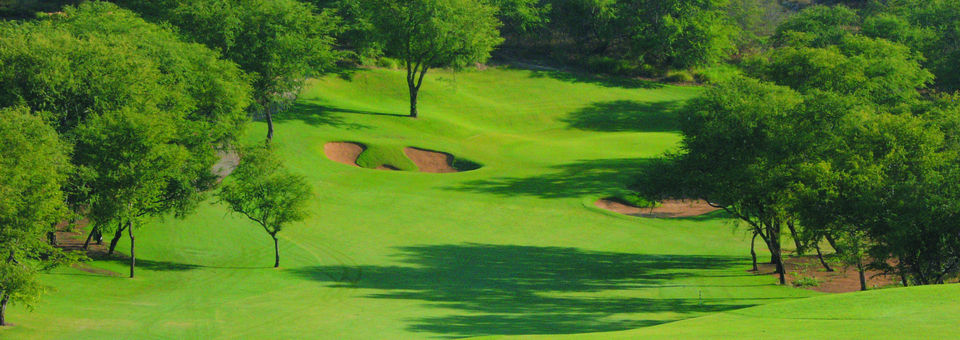 Sand traps at Dunes At Maui Lani